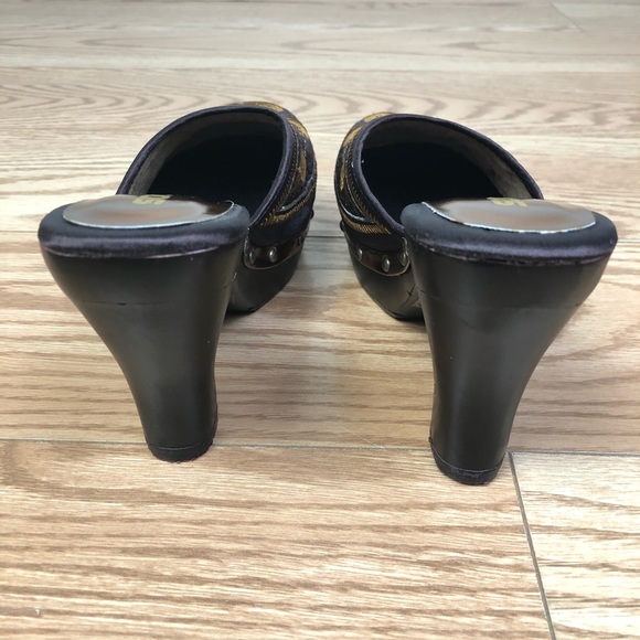 SODA Brown Satin Fabric Mule or Clog with Heel - Picture 5 of 10